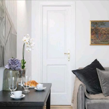 Spanish Modern Apartament Rome Extérieur photo